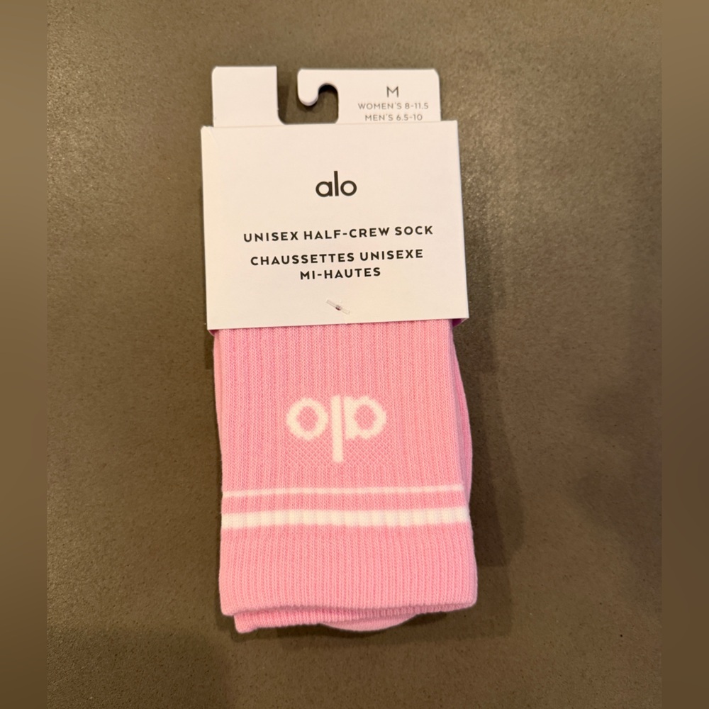 ALO Yoga Unisex Half-Crew Throwback Socks - Sweet
Pink/White - Picture 2 of 5